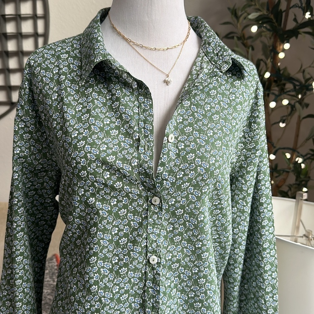 United colors of Benetton floral tiny print button down top SZ S